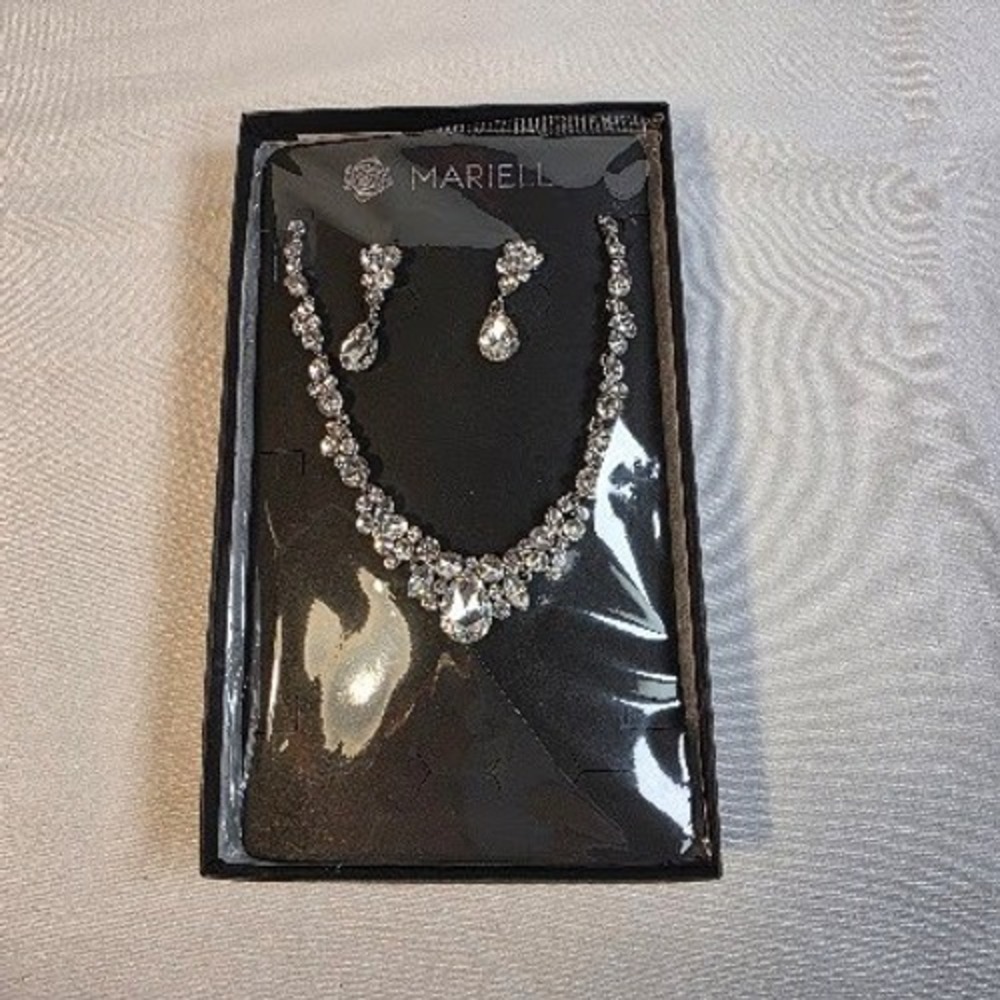 Mariell Bridal Jewelry Set Silver Cubic Zirconia Necklace and Drop Earrings NIB